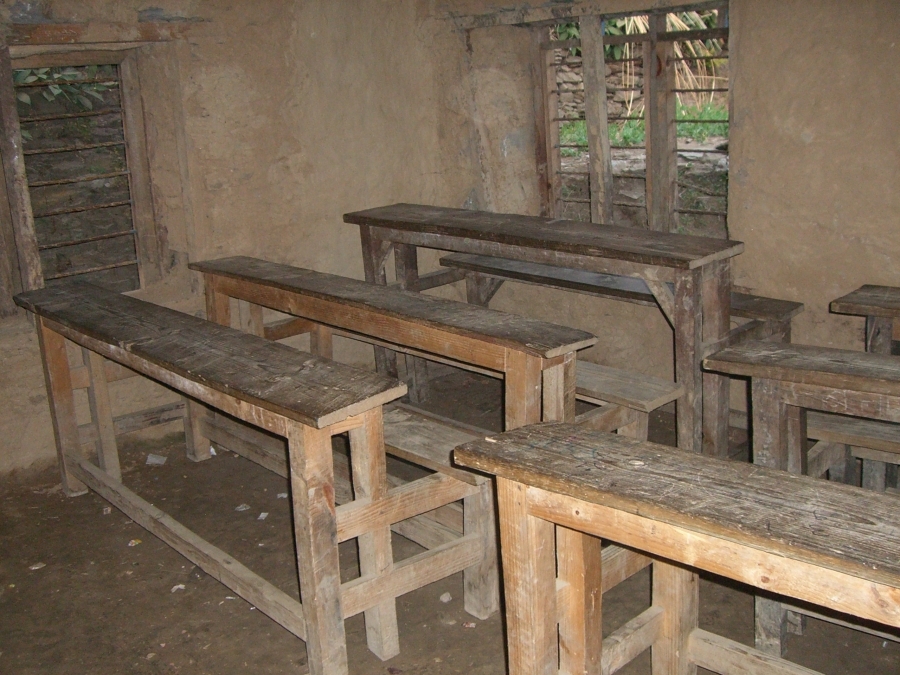 Photos de l’ancienne ecole primaire de Salleri en 2009	